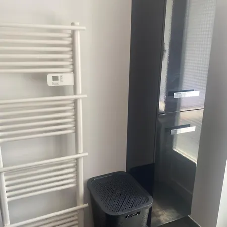 T2 Centre-ville, Equipe, 1 Chambre, 1 A 5 Pers, Climatisation, Balcons, Parking Prive Lorient